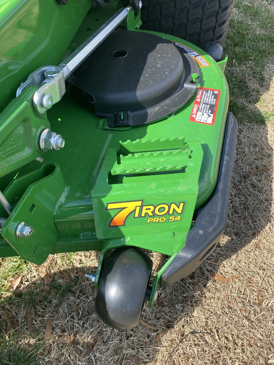 2024 John Deere Z920M Image 6