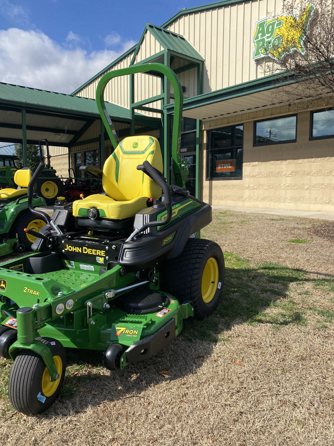 2024 John Deere Z920M Image 3
