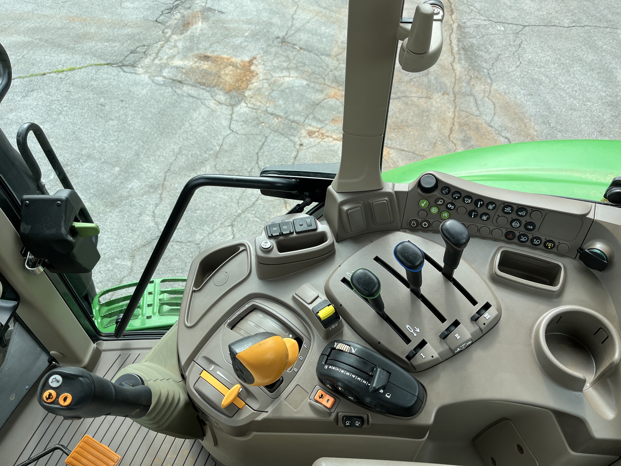 2023 John Deere 6130M Image 12