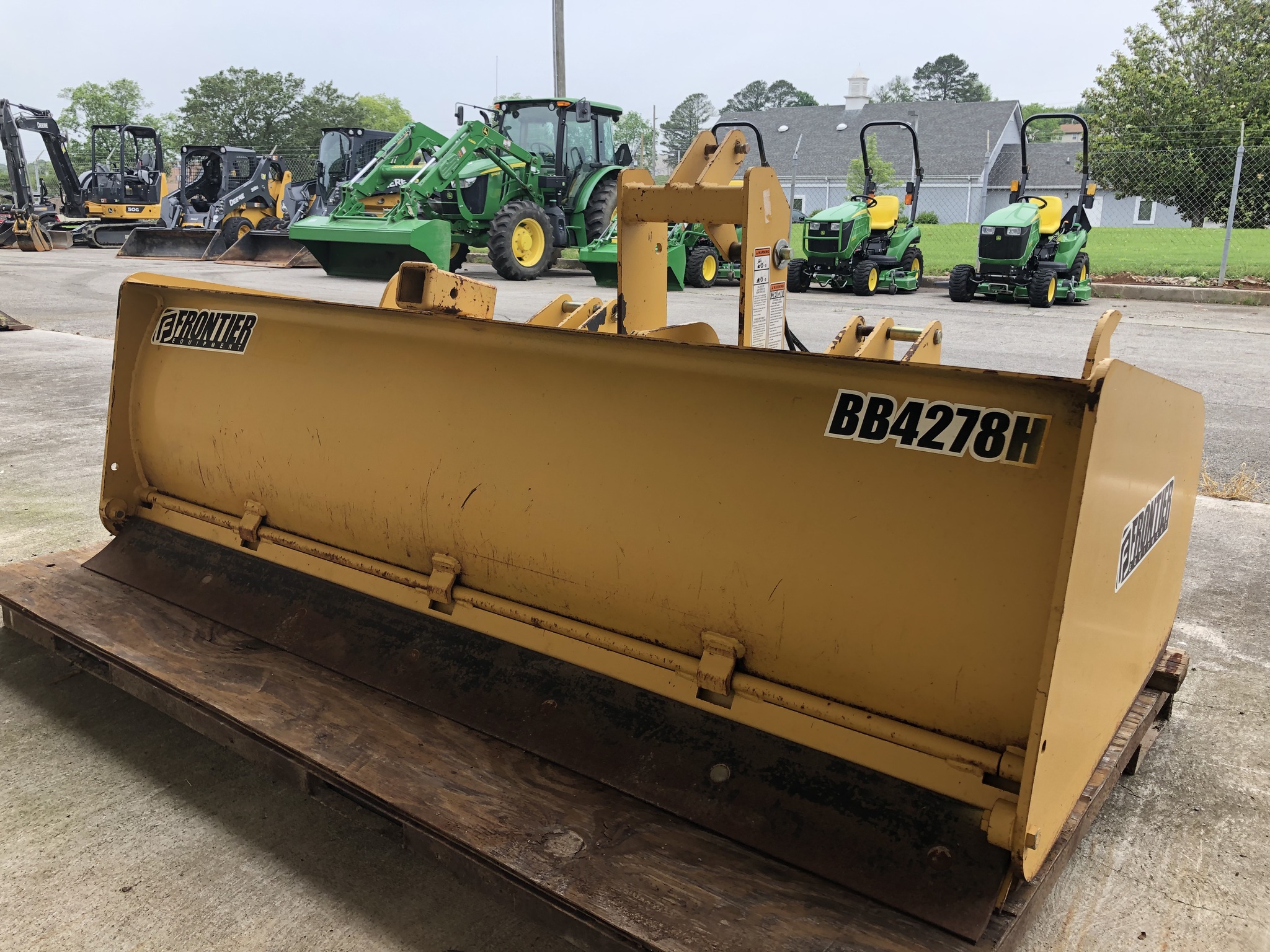 Frontier BB4278H W/TOP & TILT Image 1