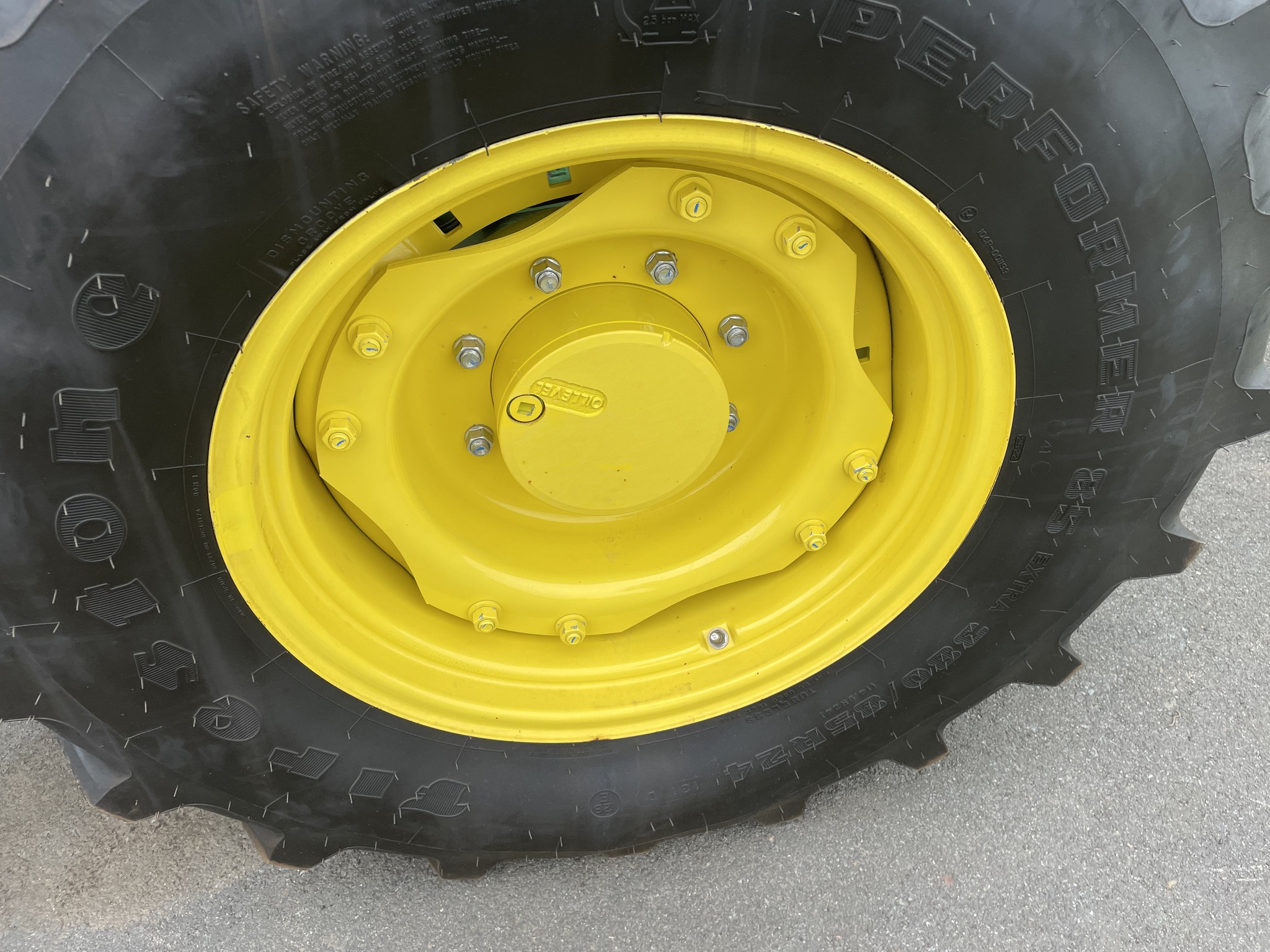 2022 John Deere 5090M Image 13