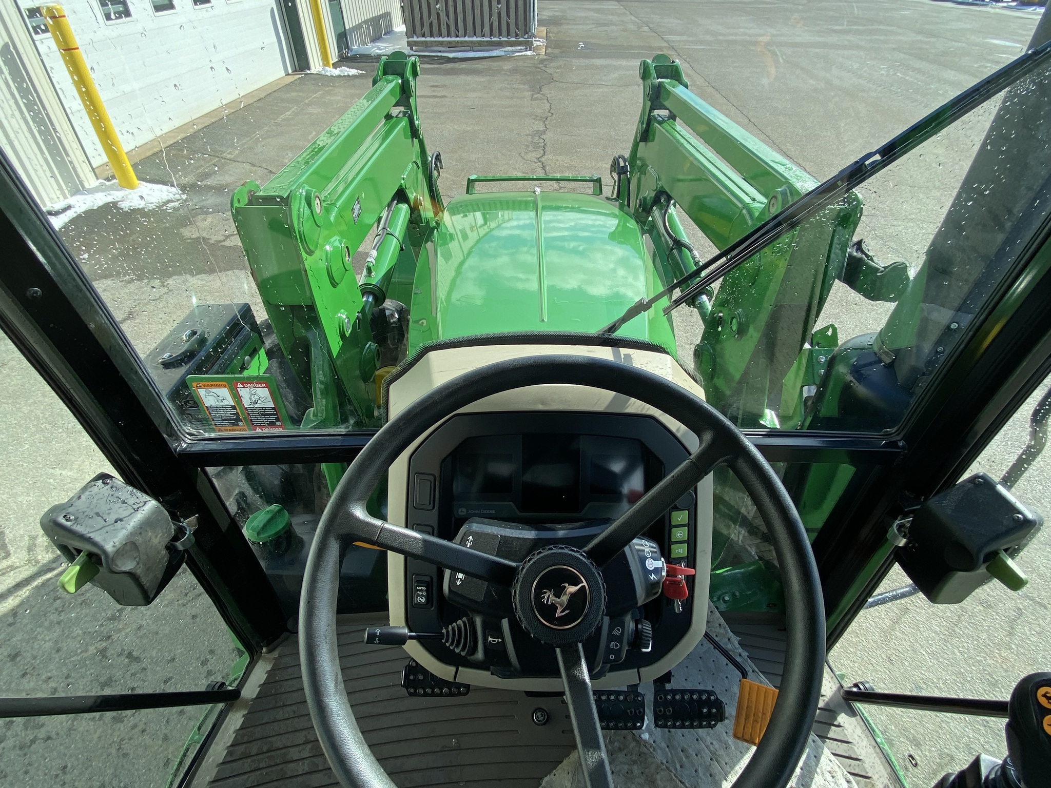 2022 John Deere 5090M Image 12