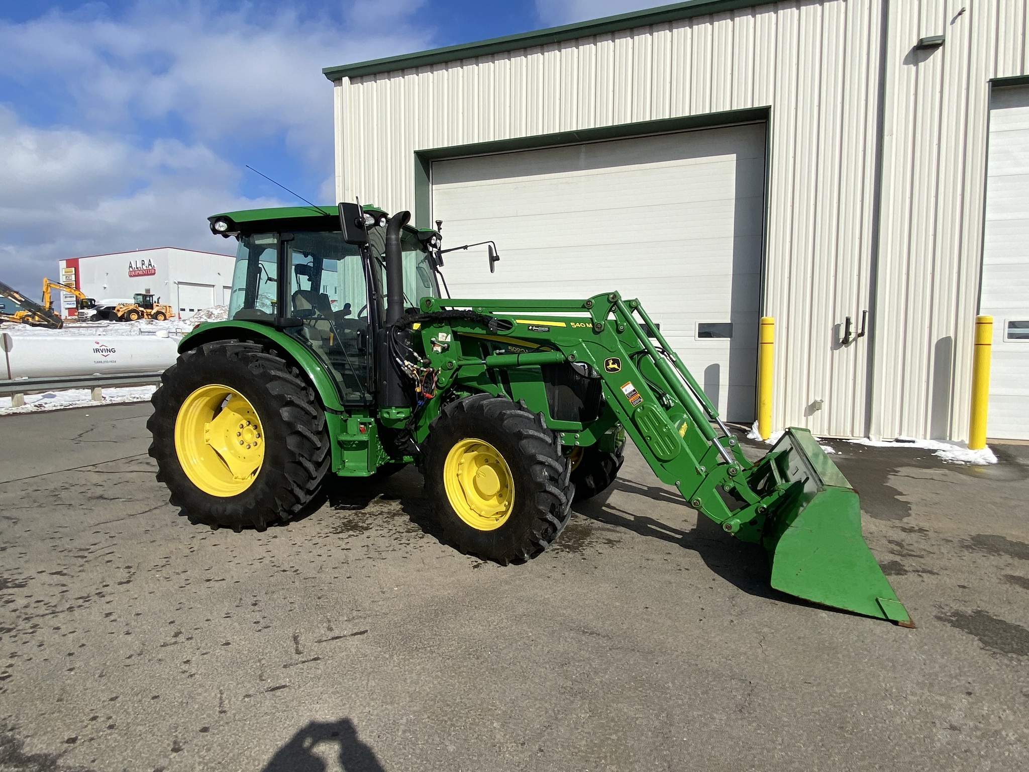 2022 John Deere 5090M Image 2