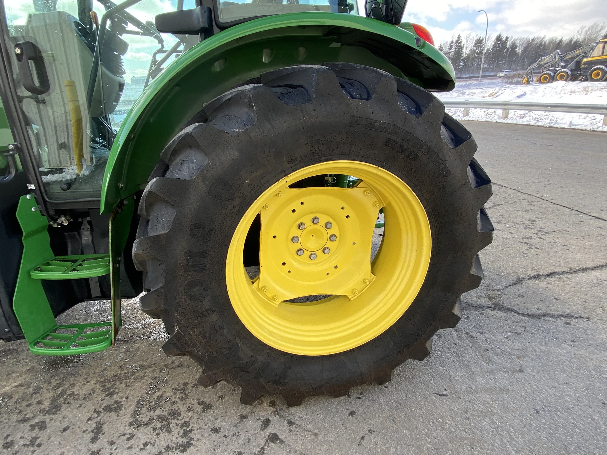 2022 John Deere 5090M Image 7