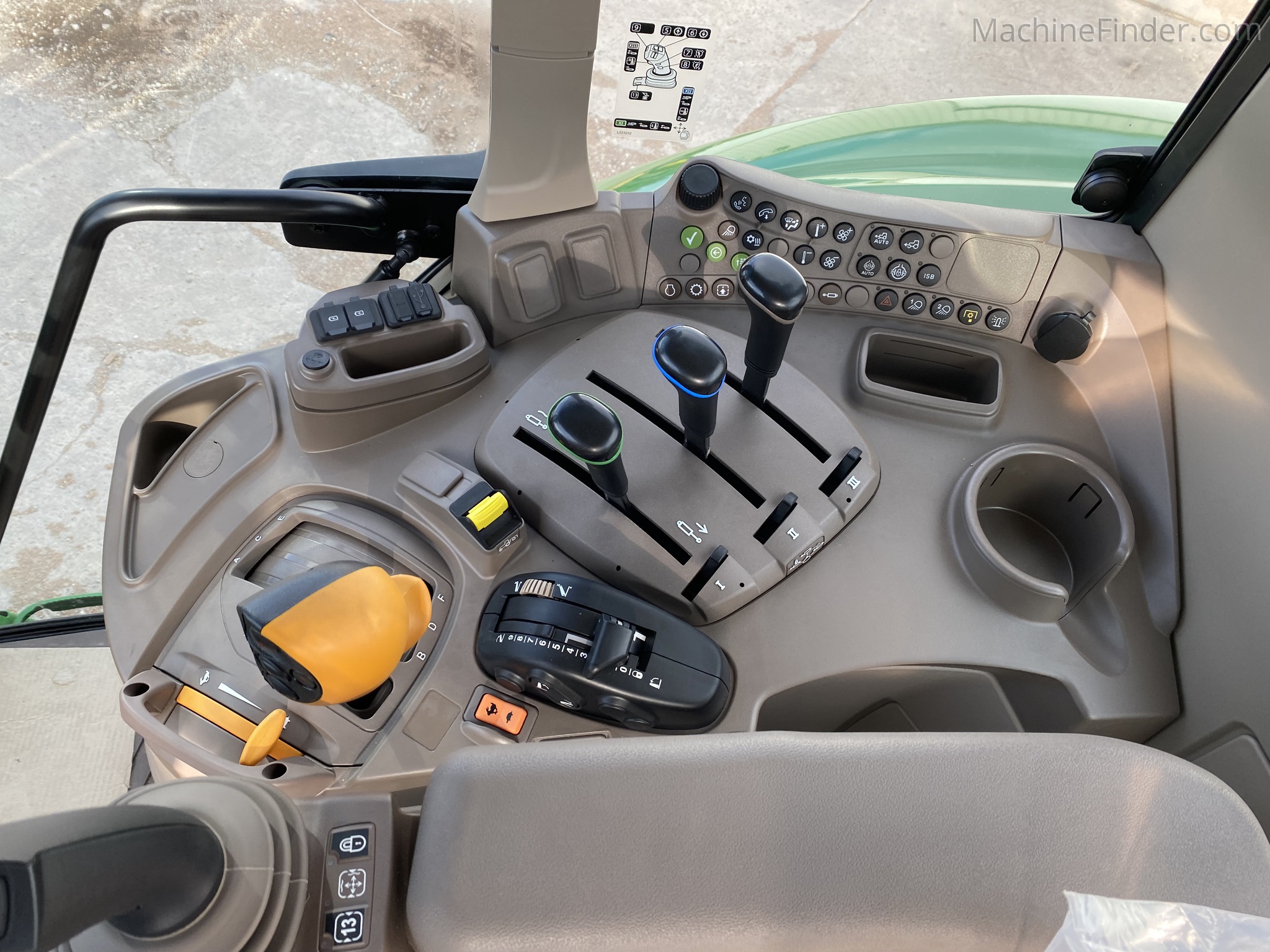 2024 John Deere 6110M Image 7