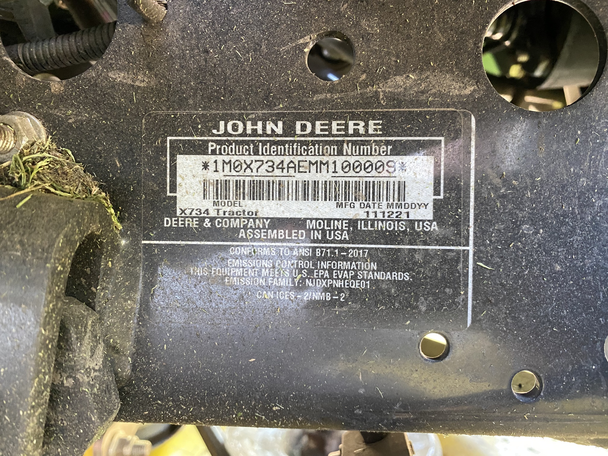  2022 John Deere X734 at Heritage Tractor in Streator, IL