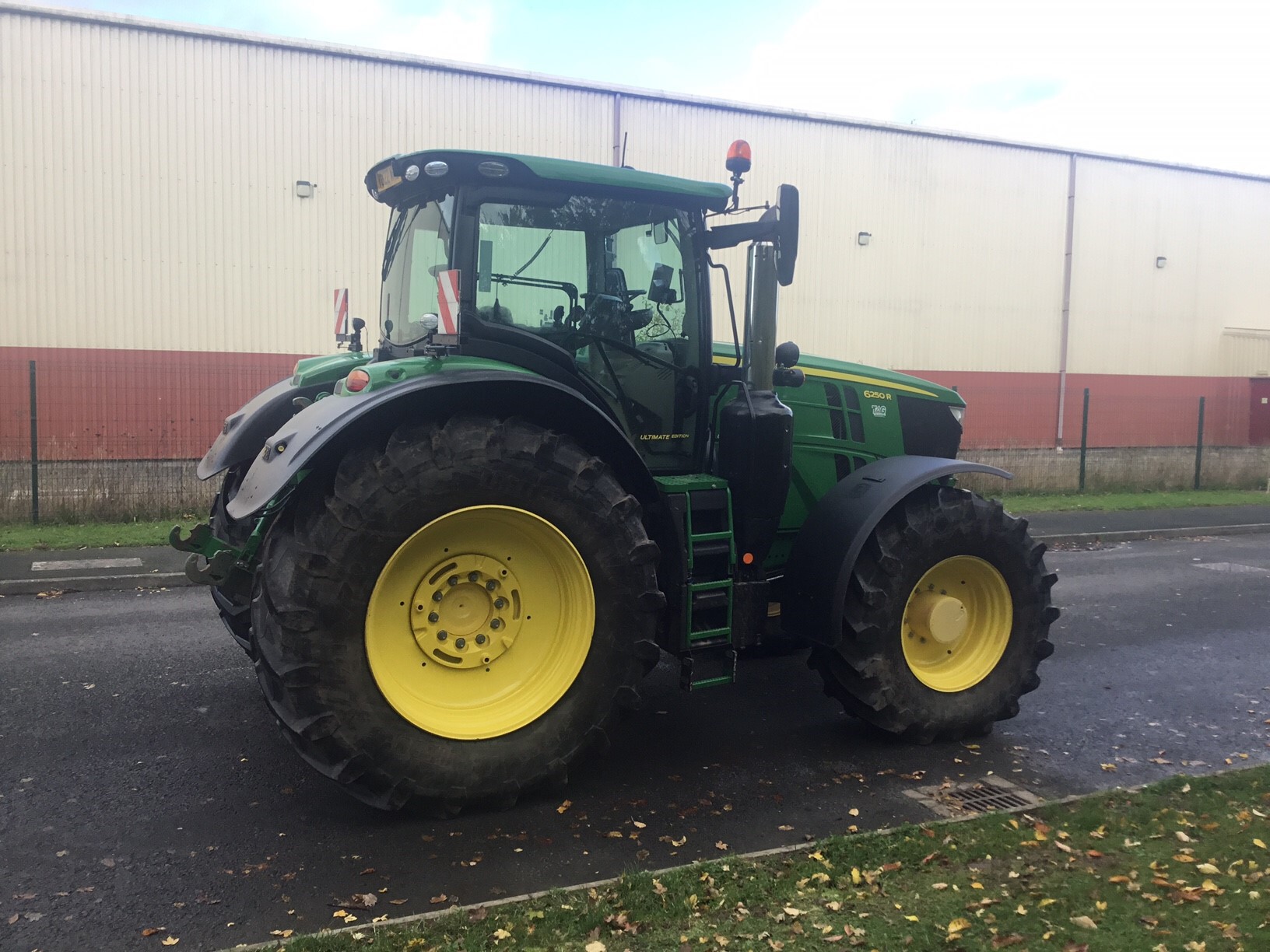 2022 John Deere 6250R