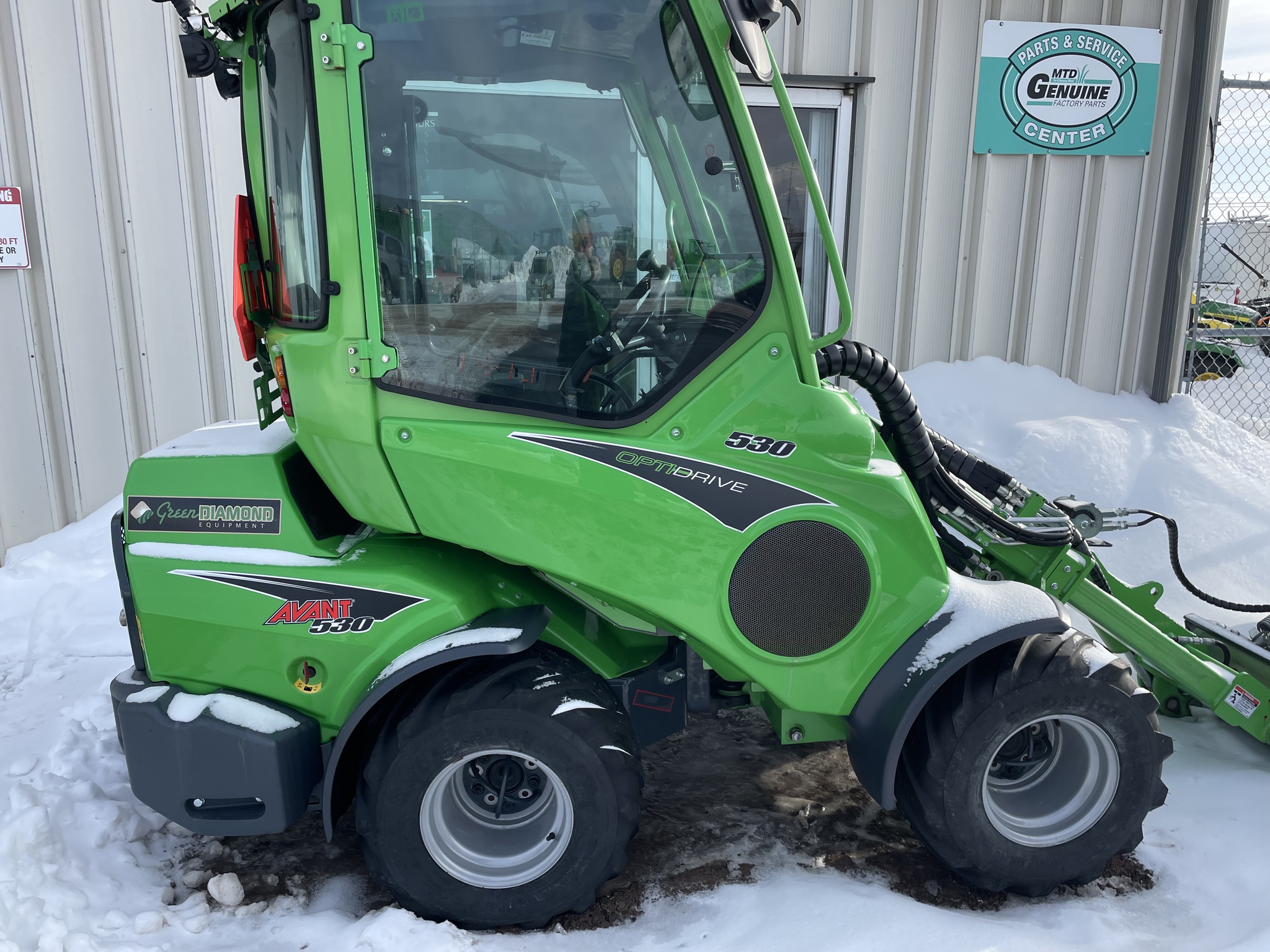 2023 Avant M530 Image 2