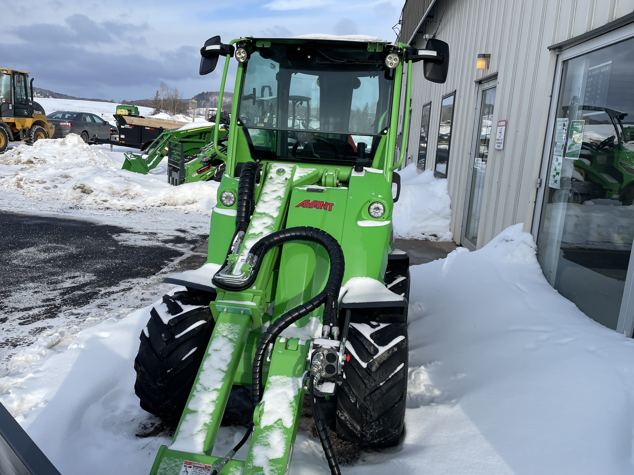 2023 Avant M530 Image 5