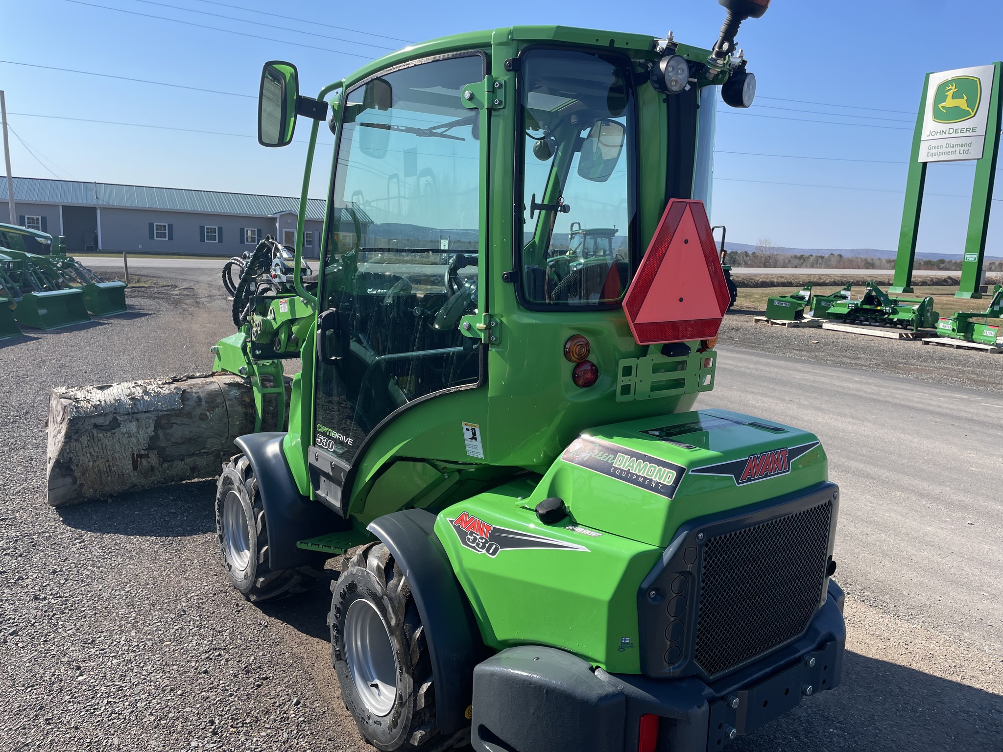 2023 Avant M530 Image 2