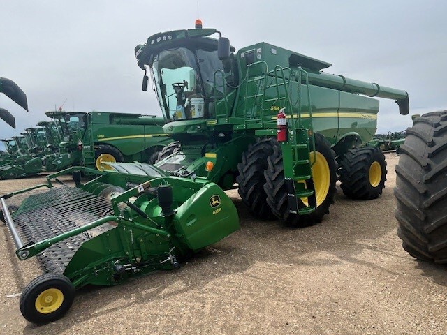 2017 John Deere S690 Image 1