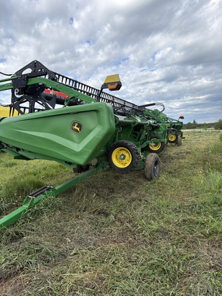 Used 2023 John Deere HD50R Combine Platforms at Horizon Ag & Turf in Mayerthorpe, AB - Photo3