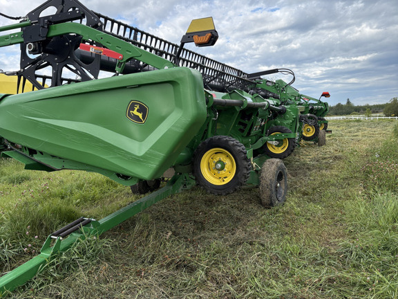 Used 2023 John Deere HD50R Combine Platforms at Horizon Ag & Turf in Mayerthorpe, AB - Photo2
