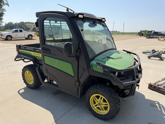2024 John Deere XUV 835M - Photo8