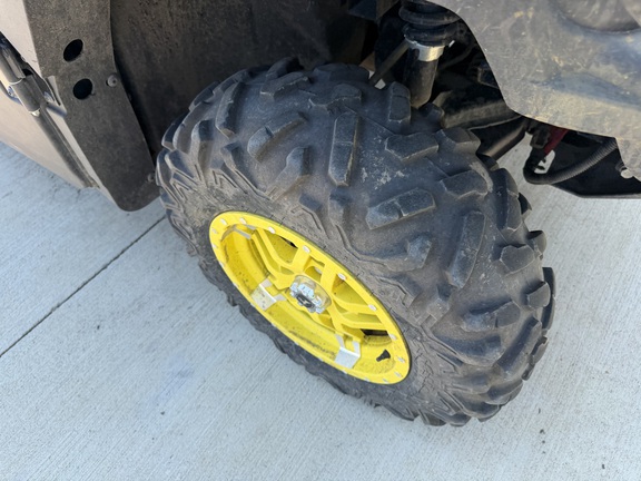 2024 John Deere XUV 835M - Photo11
