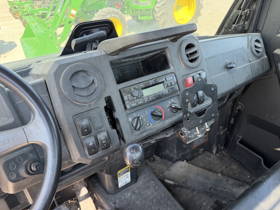 2024 John Deere XUV 835M - Photo22