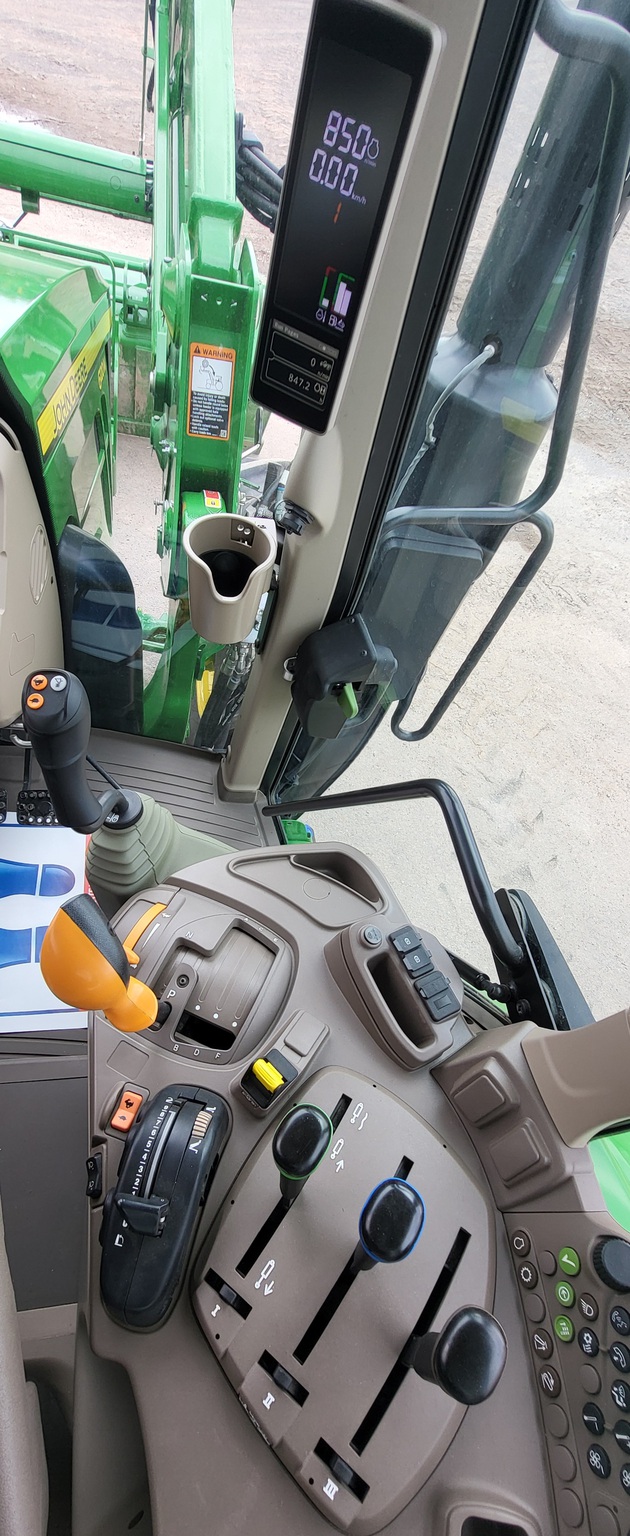 2024 John Deere 6120M Image 7