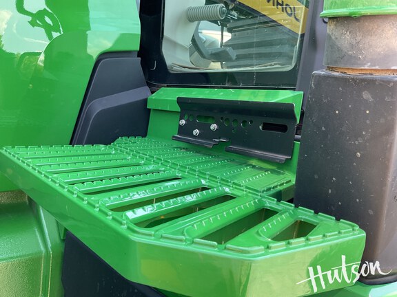 Photo of 2024 John Deere 8R 410