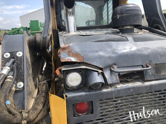 Photo of 2022 John Deere 325G