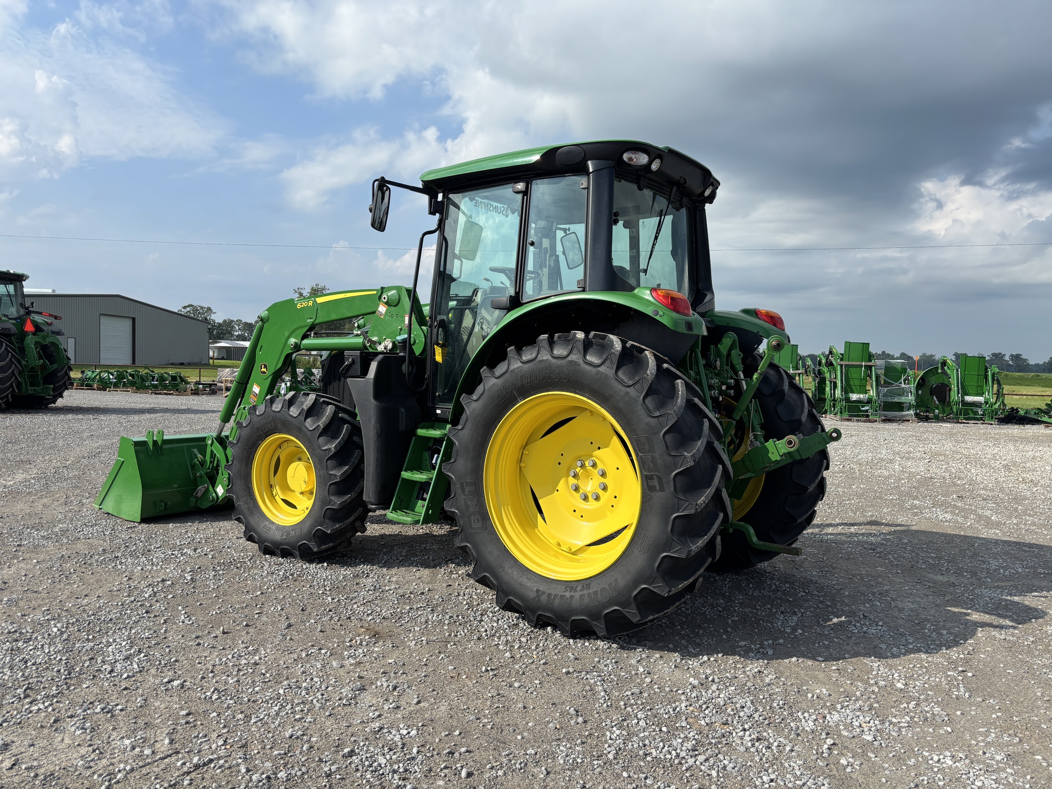 2023 John Deere 6120M Image 3