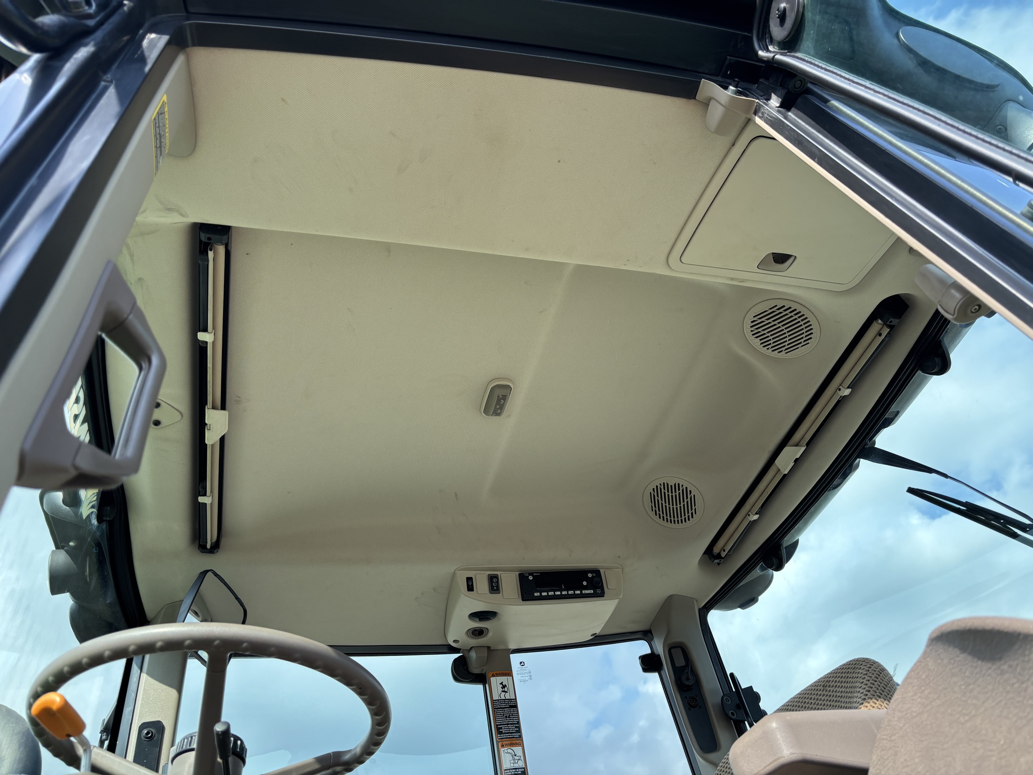 2023 John Deere 6120M Image 23