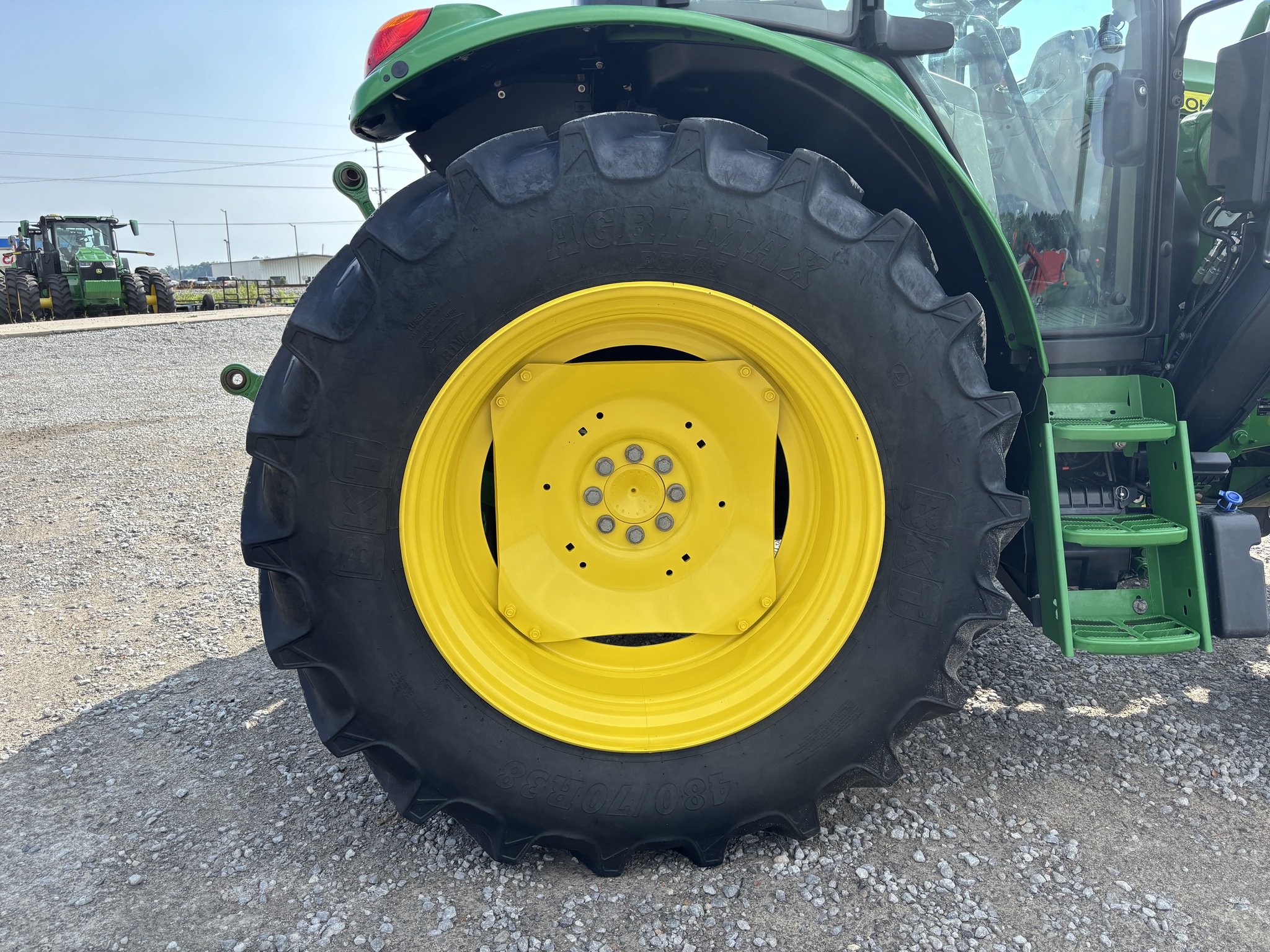 2023 John Deere 6120M Image 18