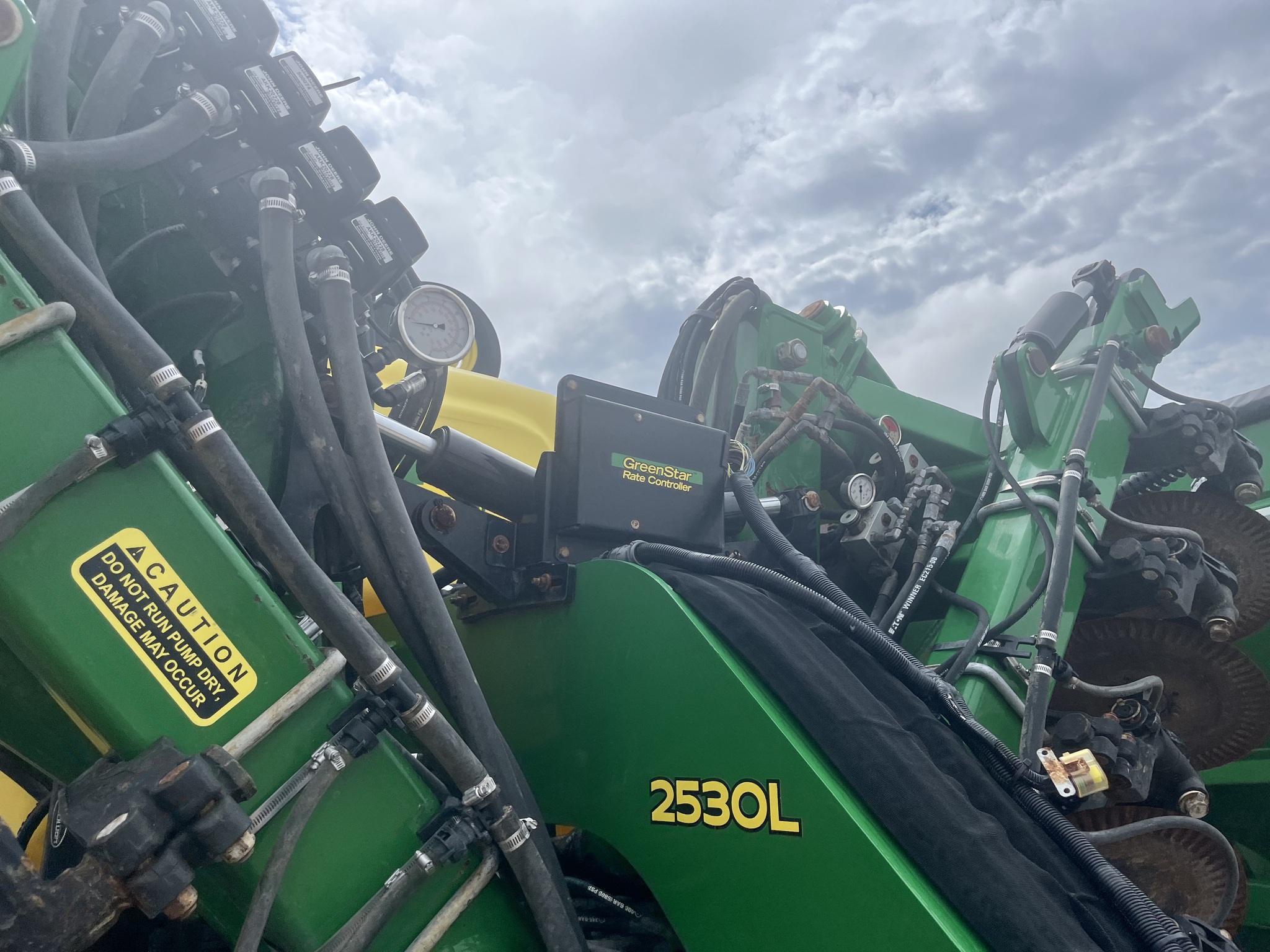 2022 John Deere 2530L Image 11