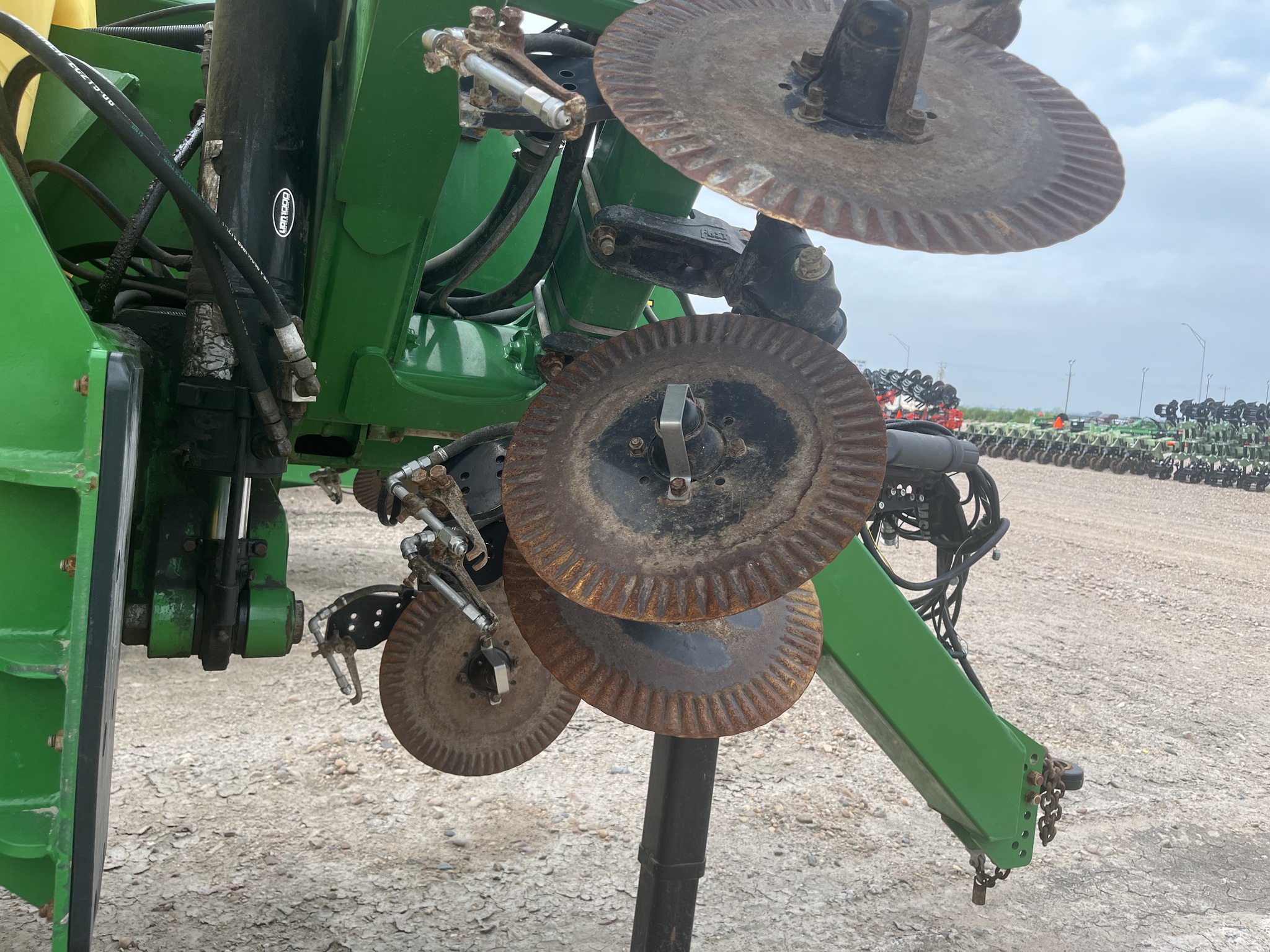 2022 John Deere 2530L Image 12