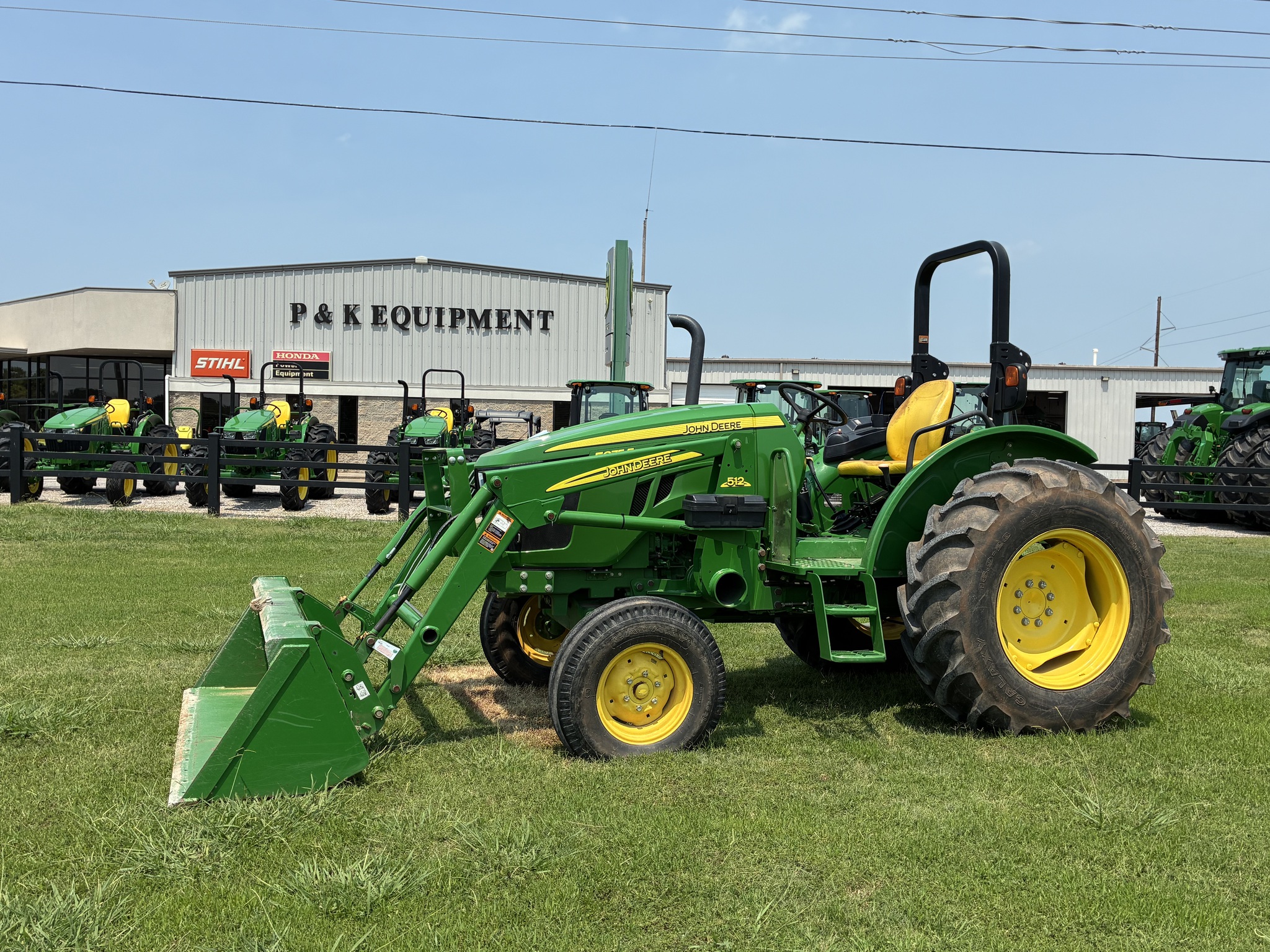 2020 John Deere 5075E Image 1