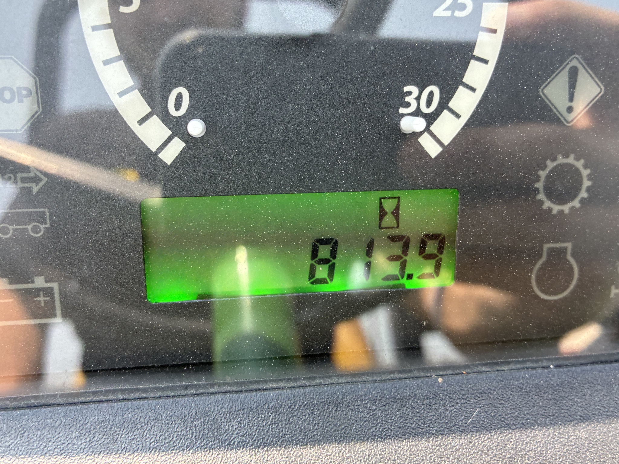 2020 John Deere 5075E Image 15