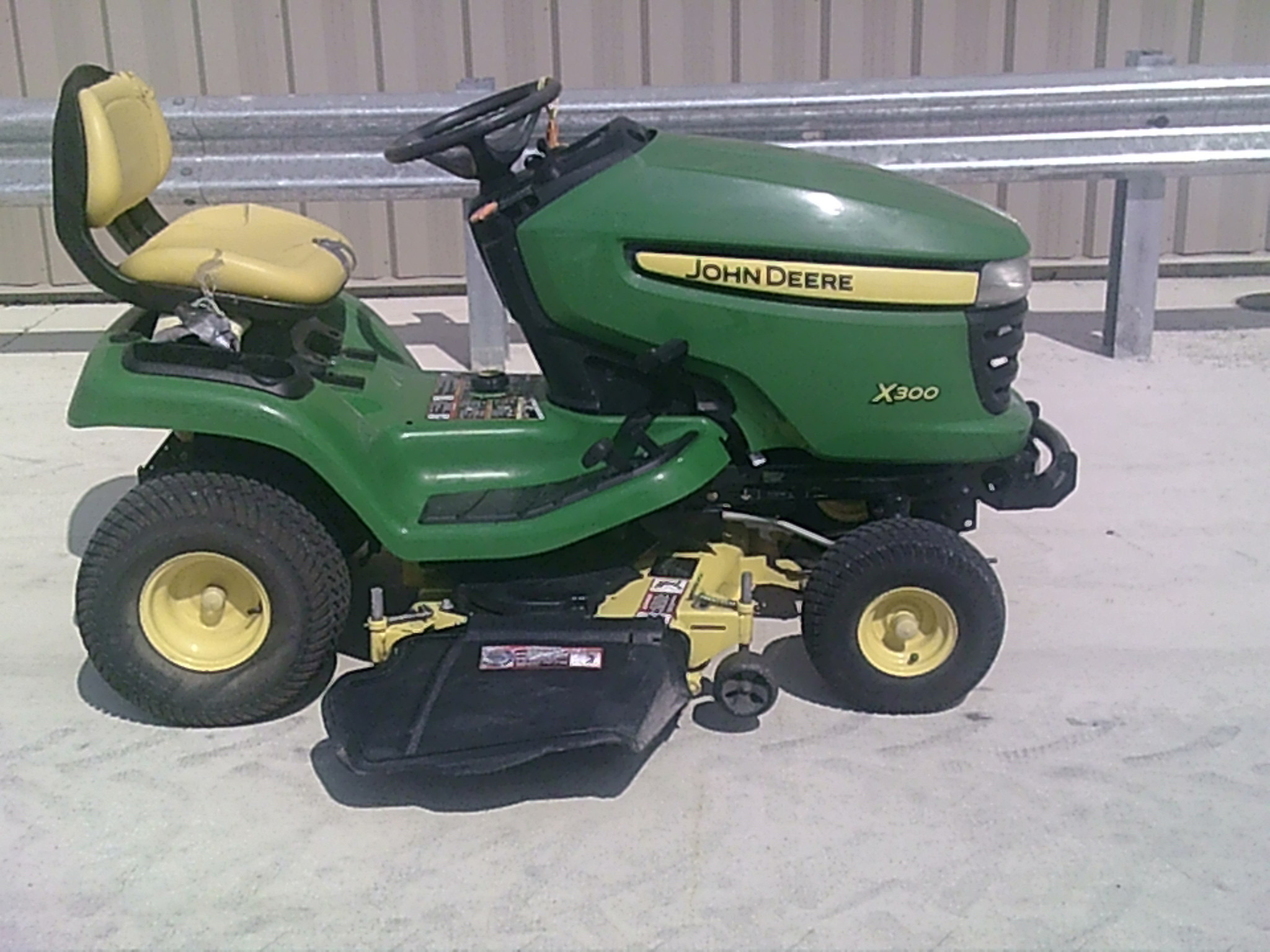 2012 John Deere X300 Image 2