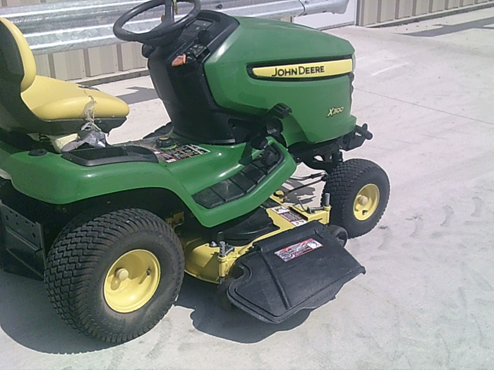 2012 John Deere X300 Image 3
