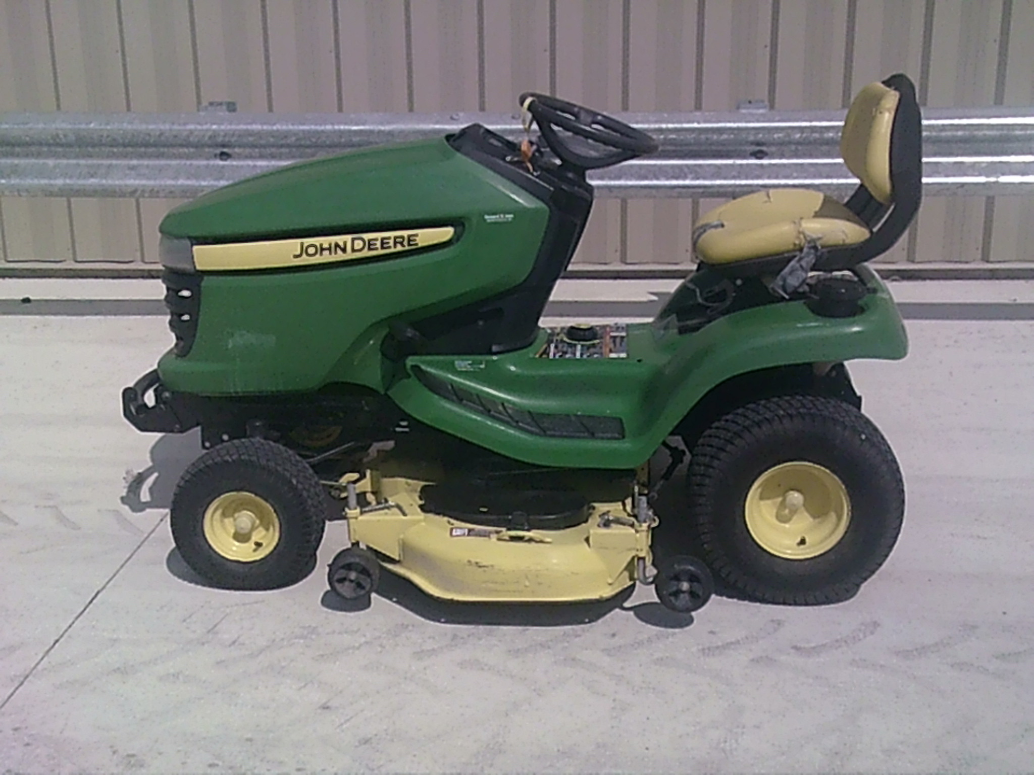 2012 John Deere X300 Image 6