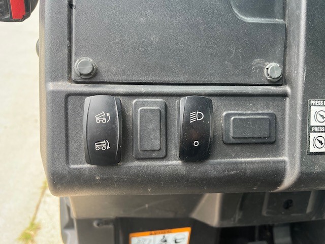  2023 John Deere XUV 835M at Heritage Tractor in West Plains, MO
