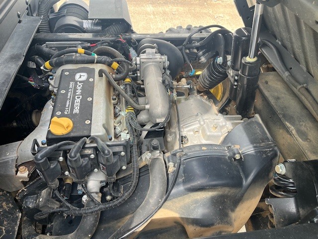  2023 John Deere XUV 835M at Heritage Tractor in West Plains, MO