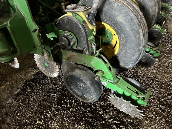 Used 2005 John Deere 1790 Planters: Drawn at Koenig Equipment in Anna, OH - Photo13
