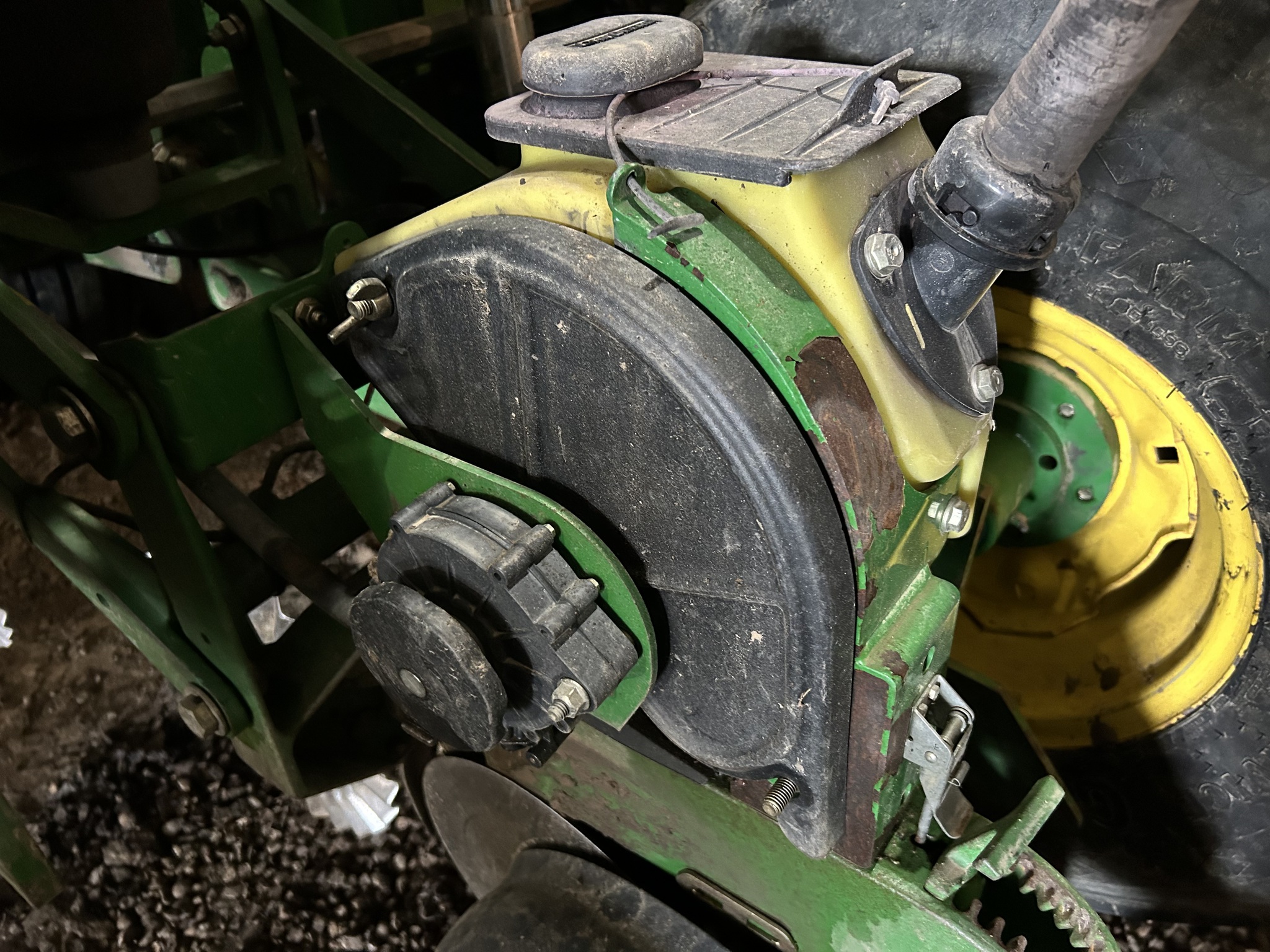 Used 2005 John Deere 1790 Planters: Drawn at Koenig Equipment in Anna, OH - PhotoXL14