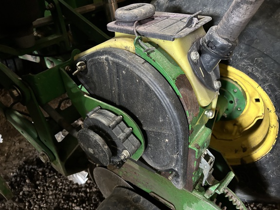 Used 2005 John Deere 1790 Planters: Drawn at Koenig Equipment in Anna, OH - Photo14