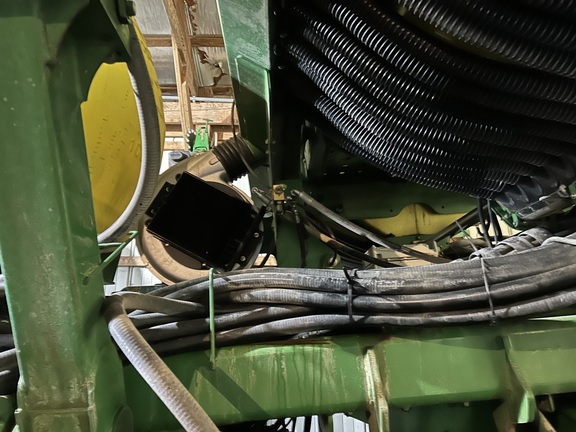 Used 2005 John Deere 1790 Planters: Drawn at Koenig Equipment in Anna, OH - Photo20