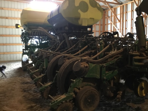 2023 John-Deere 1775NT