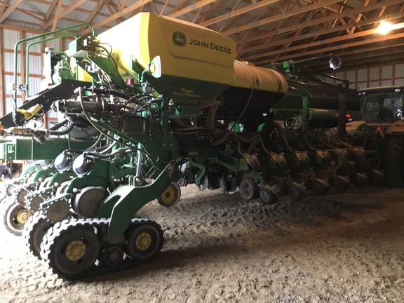 2023 John-Deere 1775NT