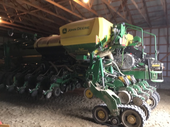 2023 John-Deere 1775NT
