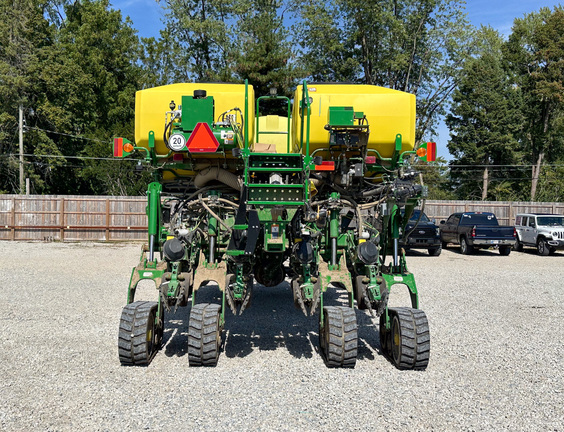 2023 John-Deere 1775NT