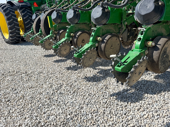 2023 John-Deere 1775NT