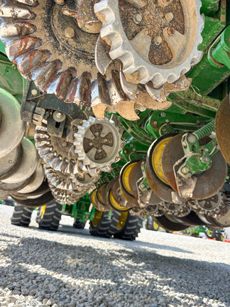 2023 John-Deere 1775NT