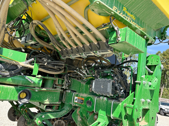 2023 John-Deere 1775NT