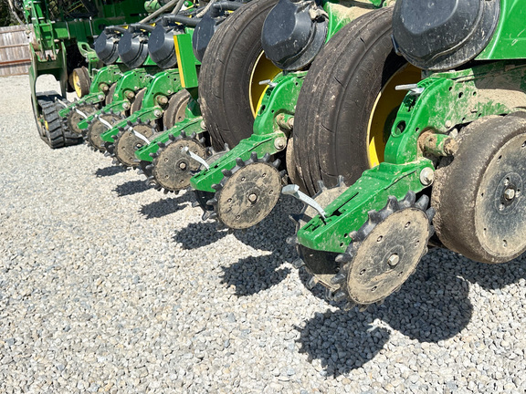 2023 John-Deere 1775NT