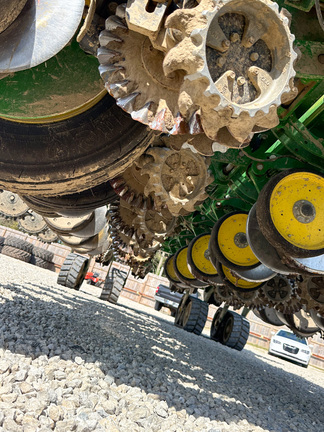 2023 John-Deere 1775NT