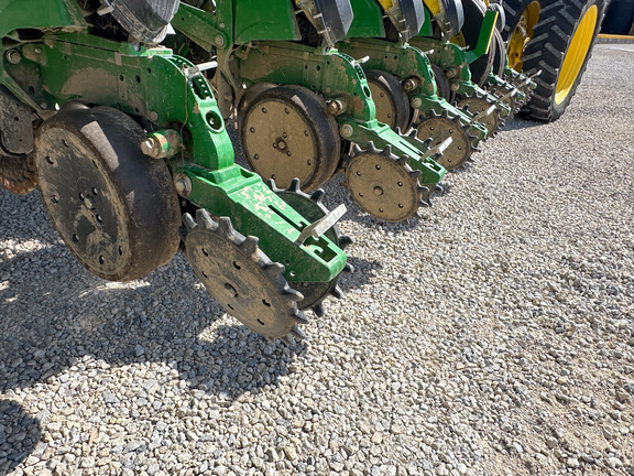 2023 John-Deere 1775NT