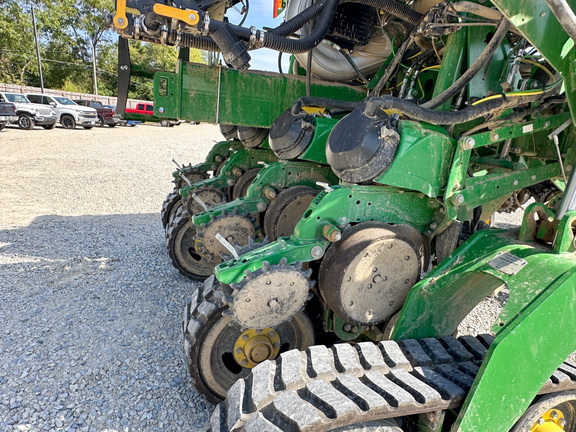 2023 John-Deere 1775NT